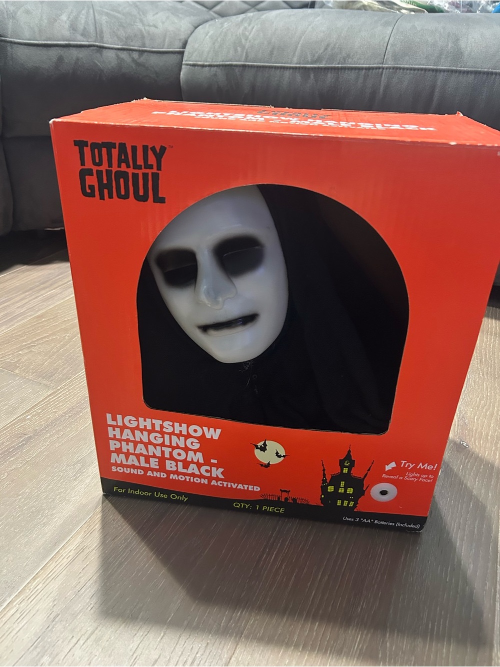 Totally Ghoul vintage light show hanging phantom. NWT
